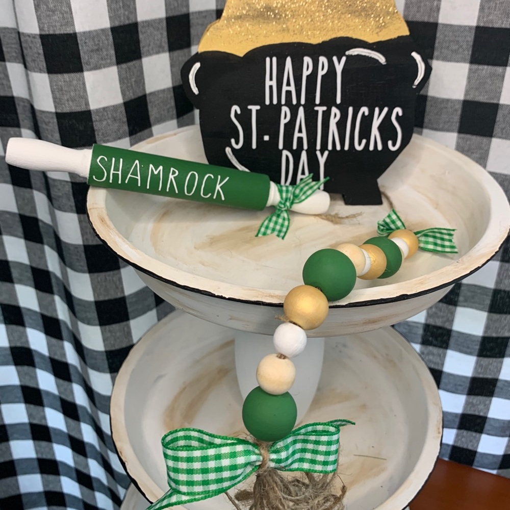 St. Patrick’s Day Tier Tray Decor